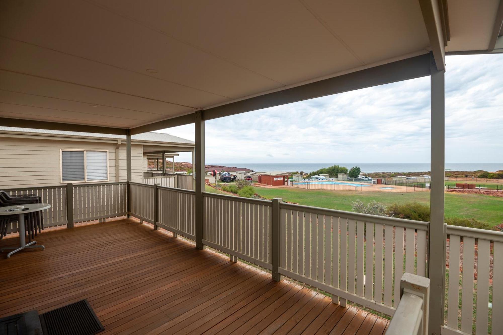 Kalbarri Red Bluff Tourist Park Hotel Exterior foto